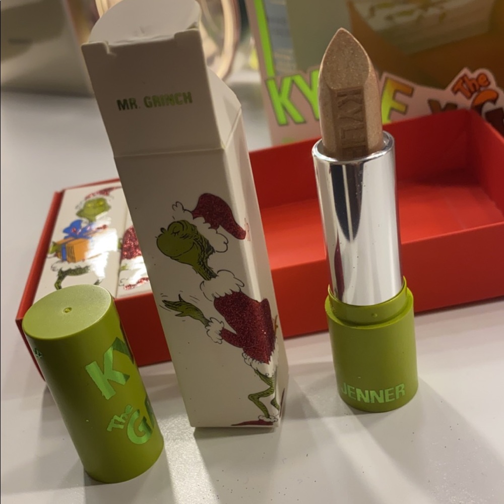 New Limited Kylie Mr. Grinch Lipstick